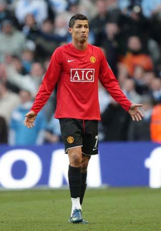 大连人队球迷热情依旧