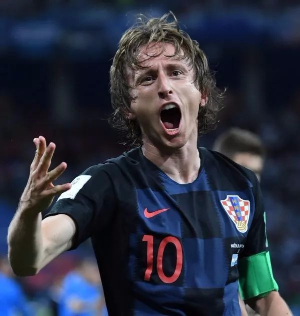 湖人浓眉哥篮下统治力助球队连胜